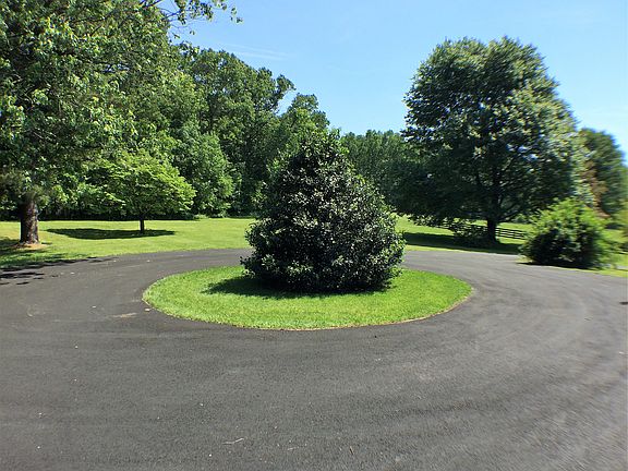 3rd image of 39553 Golden Springs Ct