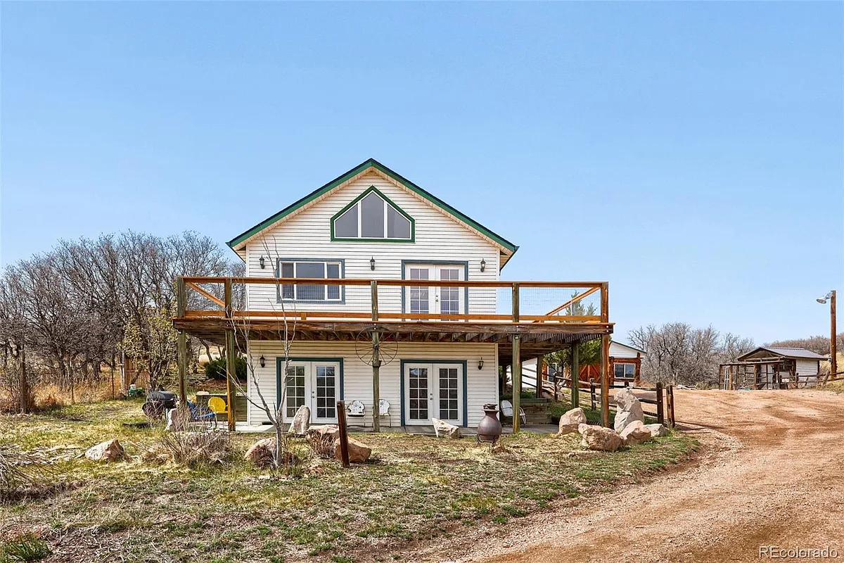 Building Photo - 433 W Tomah Rd