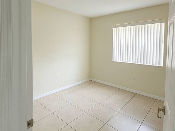 5th image of 3372 SW 24th St