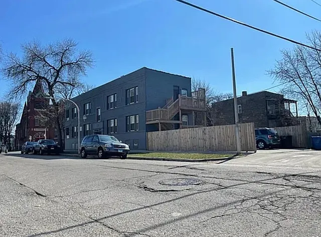 3639 W Iowa St #2W — Photo 10