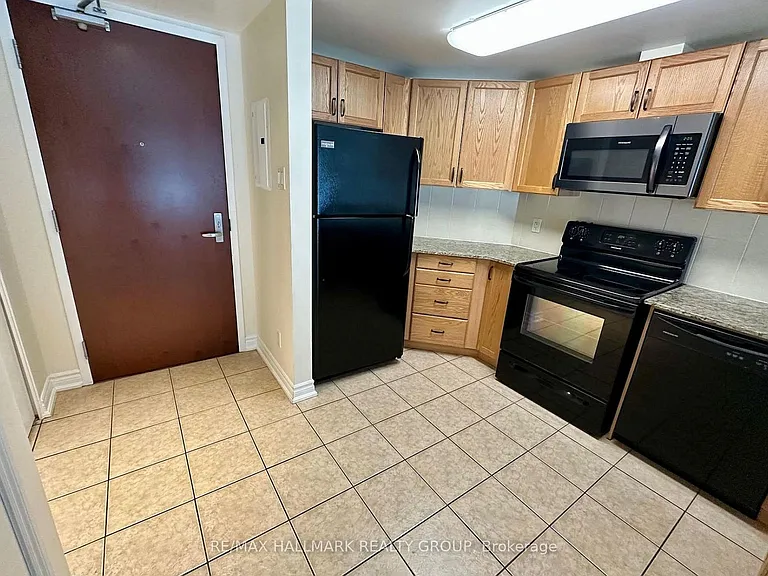234 Rideau St #209 — Photo 3