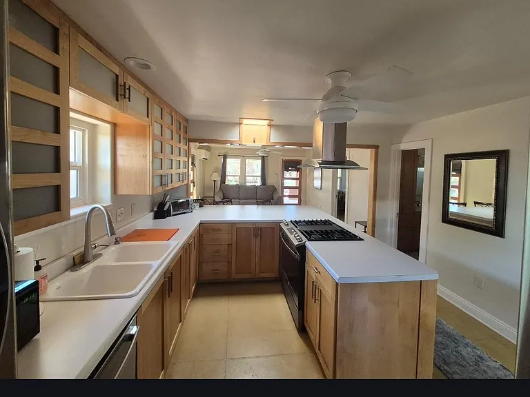 231 E Blacklidge Dr #A — Photo 4