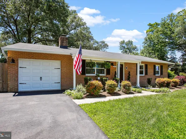 3917 Maury Pl, Alexandria, VA 22309