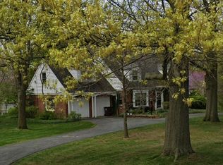 425 E Westwood Dr, Adrian, MI