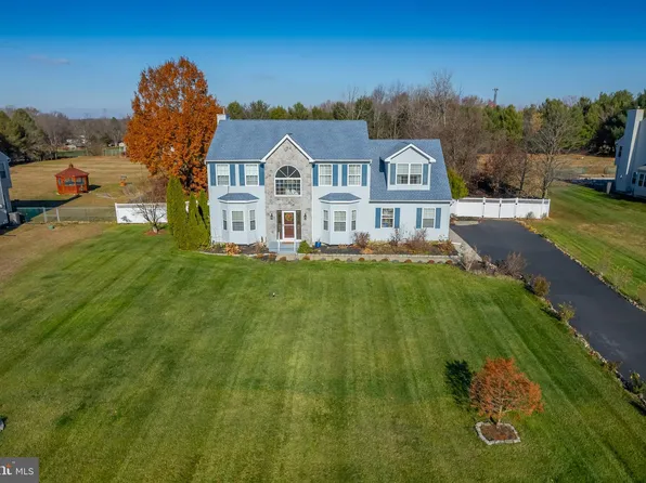 29 Peach Ridge Dr, Mullica Hill, NJ 08062