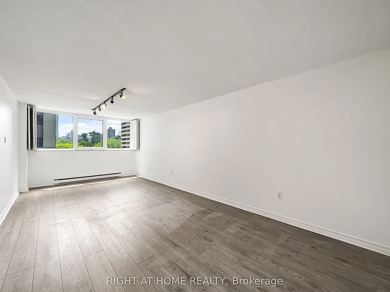 360 Bloor St E #411 — Photo 19