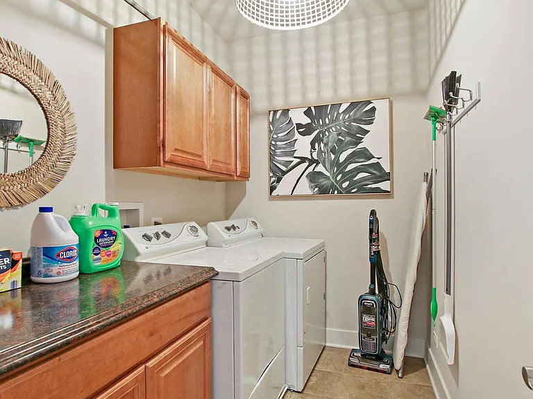 2nd Floor: Laundry Room
