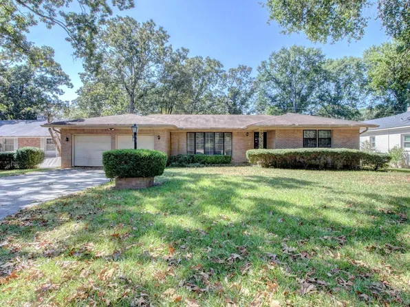 7509 Apache Rd, Little Rock, AR 72205