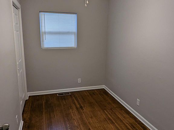 4th image of 4743 Vernon Ave