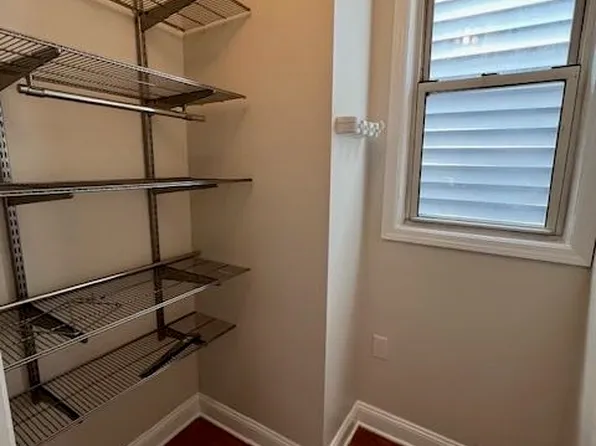 220 Jane Street image 10 of 13