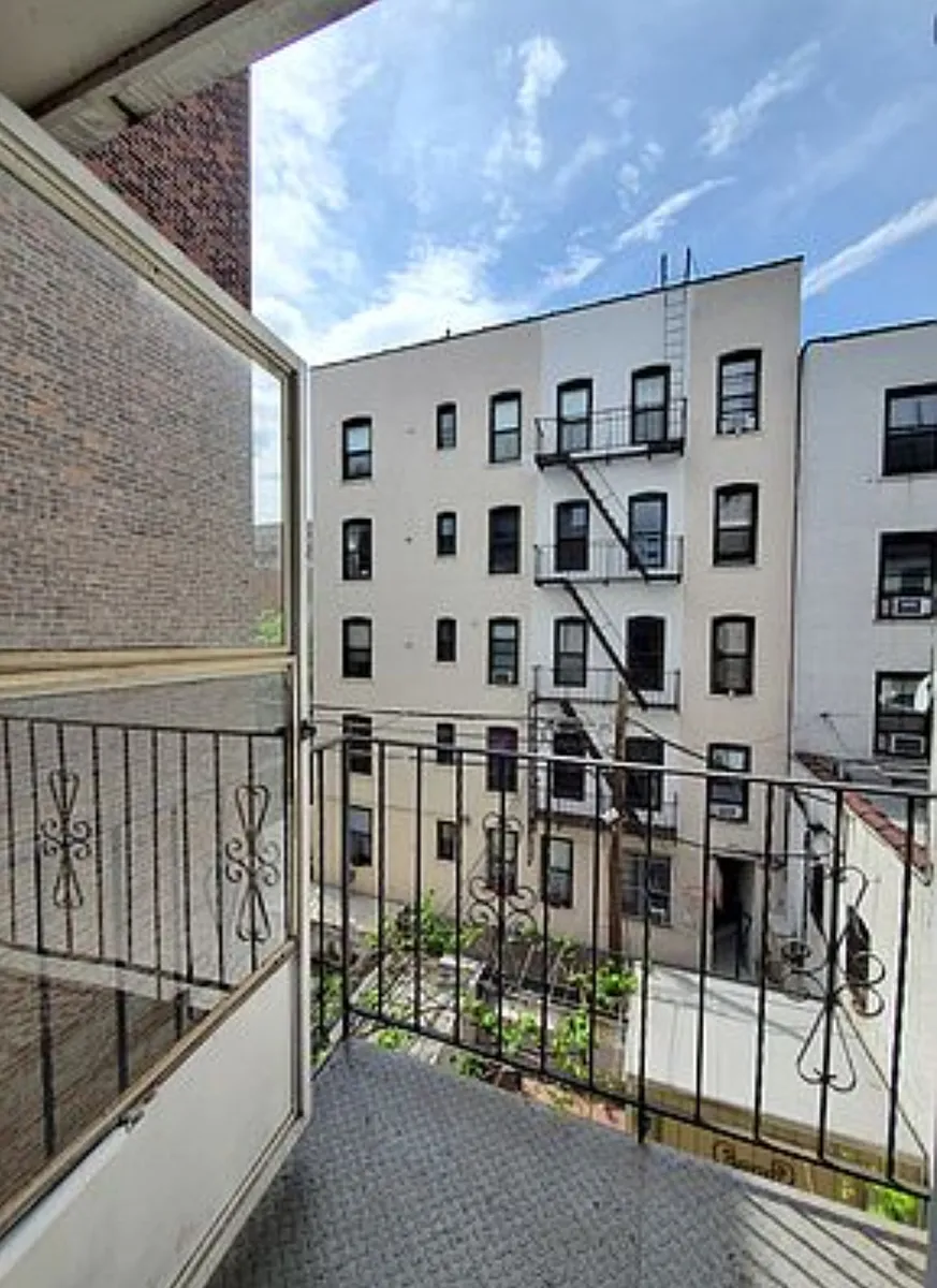 Building Photo - 34-06 33rd St #3