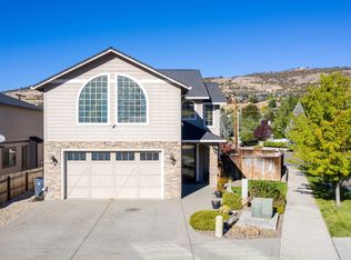 120 Eagle Trace Dr, Medford, OR 97504