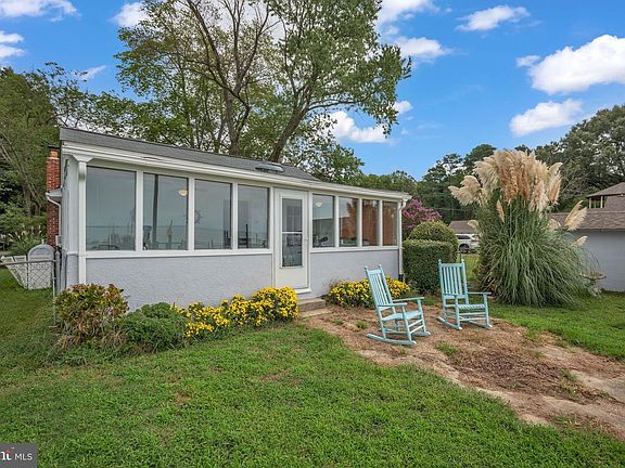 4th image of 20798 Waterside Dr