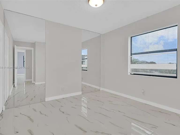 9355 SW 8th St #425 — Photo 14