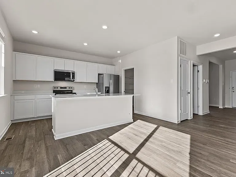 574 Atkinson St — Photo 29