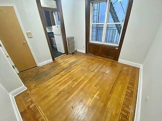 1st image of 42 Bank St APT 13