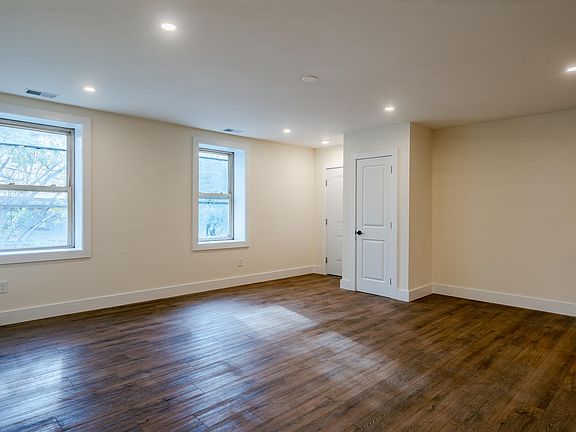 4th image of 21 Gay St #202-204
