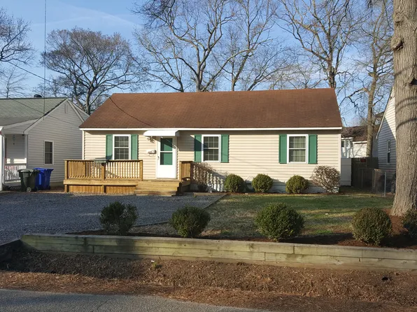 9 Alpine St, Newport News, VA 23606