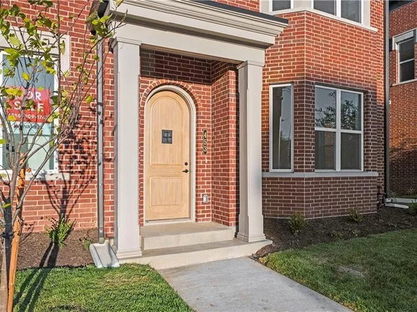 453 SW Longview Blvd, Lees Summit, MO 64081