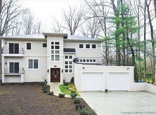 10121 Lloyd Rd, Potomac, MD 20854