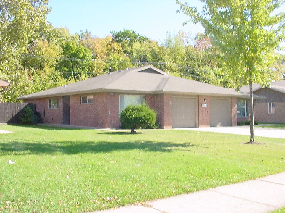 1st image of 2201 Cottonwood Dr APT A