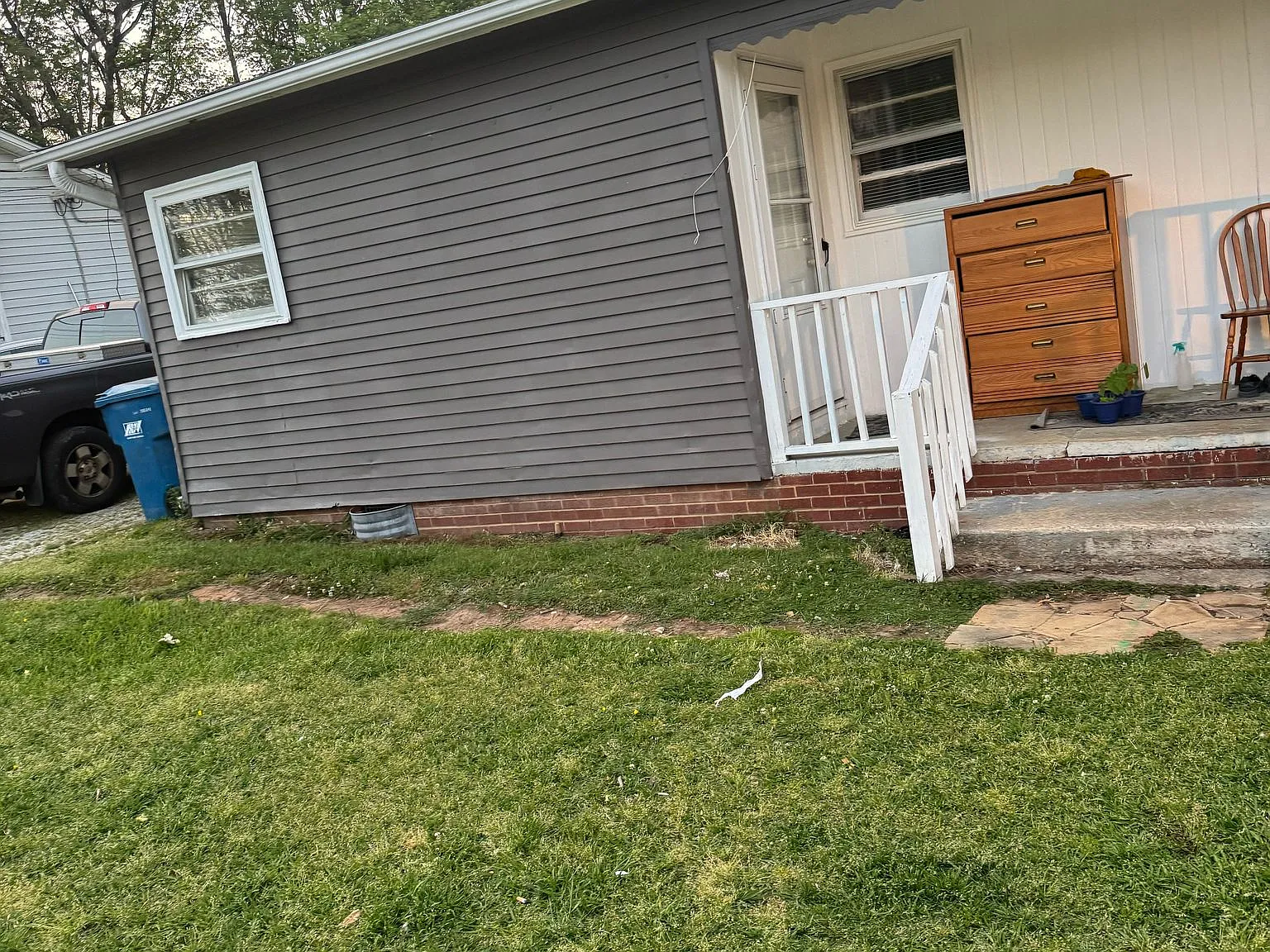 2 bed, $950 — Photo 1