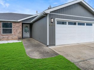 959 Westrop Dr, Central Pt, OR 97502