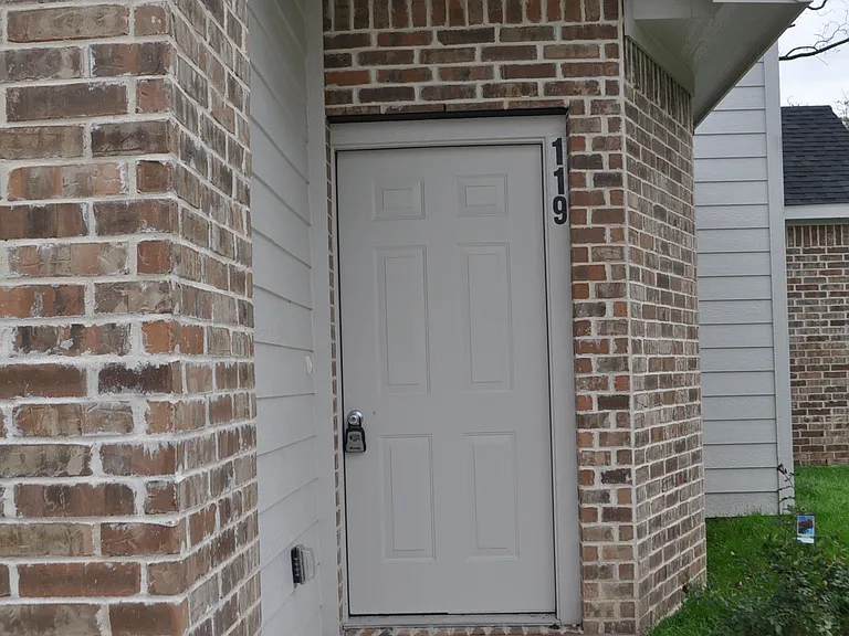 119 Bateman St — Photo 4