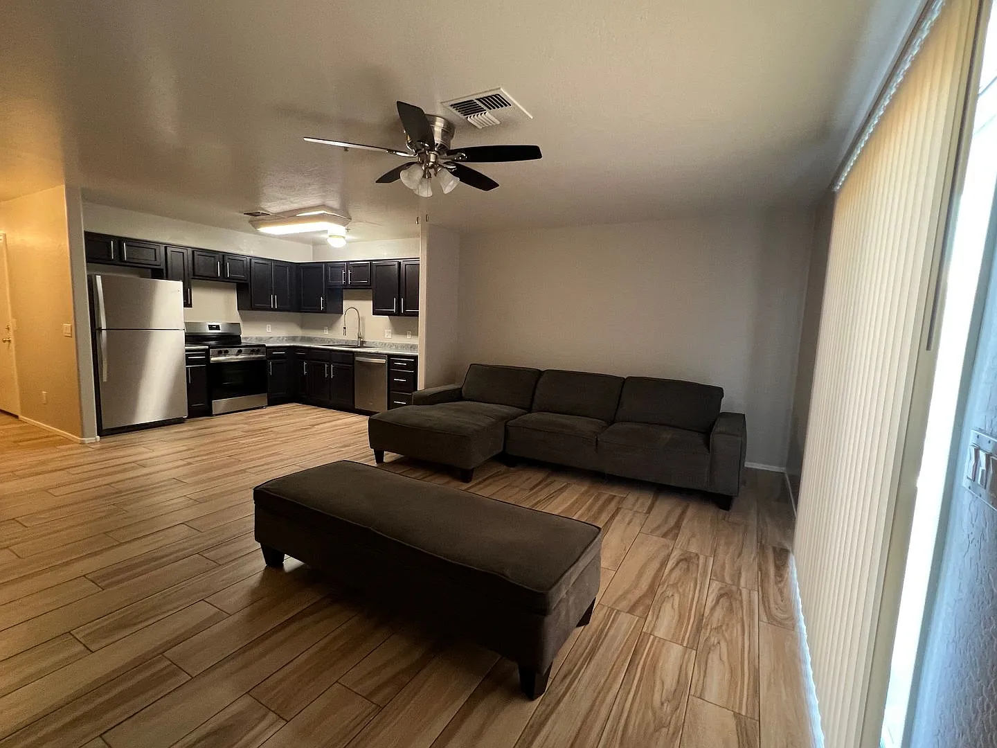 3 BED 2.5 Bath $1450. — Photo 4
