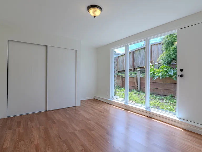 463 Talbot Ave — Photo 12