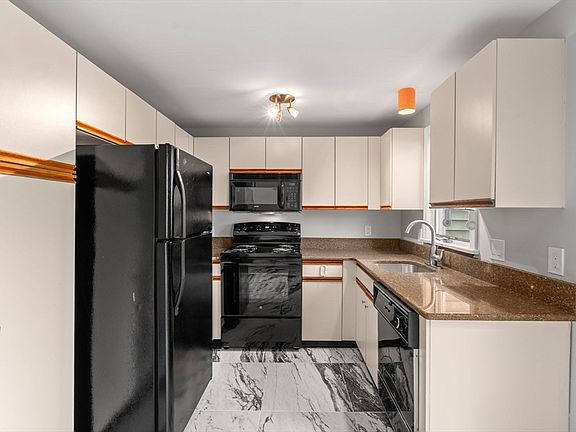 3rd image of 85 Victoria Heights Rd Unit 85