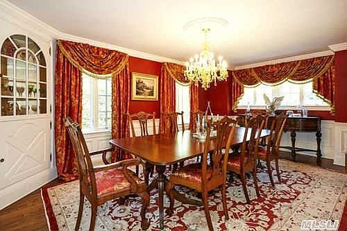 4th image of 32 Whitehall Blvd