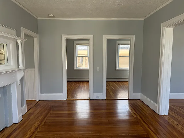 368 Orms St #3 — Photo 9
