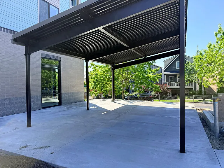 Abbey Creek Square Luxury Apartments — Photo 31