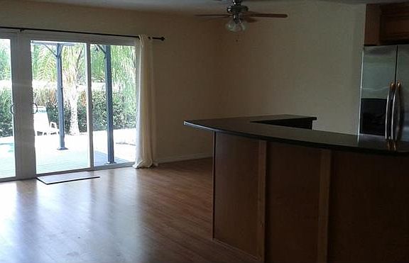 4th image of 1465 S Betty Ln