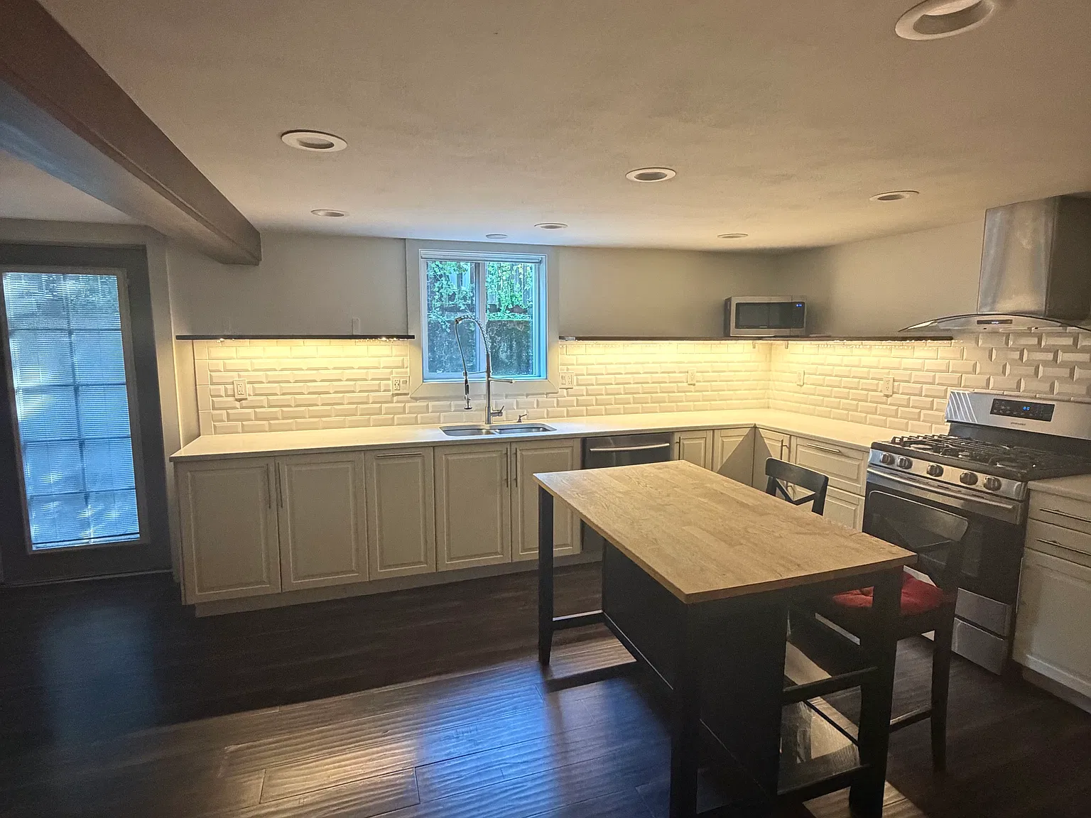 1 bed, 760 sqft, $1,600 — Photo 4