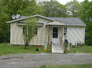715 1/2 Salineville Rd W, Salineville, OH 43945