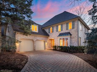 28 Tartan Lakes Dr, Westmont, IL 60559