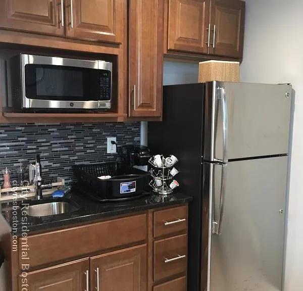 4 Greenway Ct #8 — Photo 2