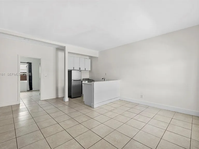8135 Crespi Blvd #4 — Photo 21