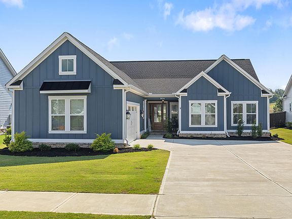 2nd image of 3024 Rosewood Drive