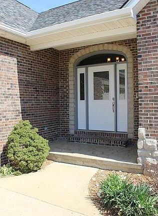 2nd image of 348 Shadowbrook Dr