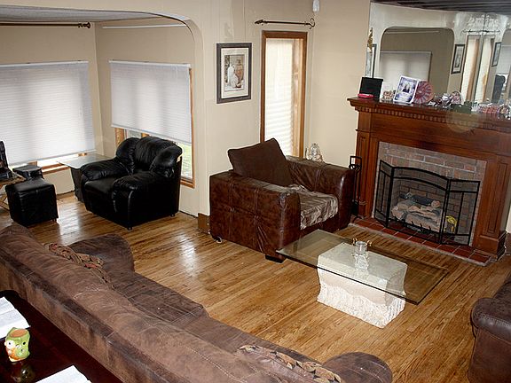 3rd image of 31 Poultney Ave