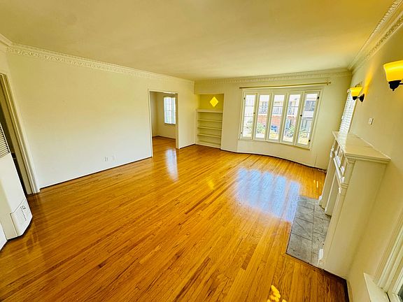 2nd image of 337-339 N Gardner St #3375
