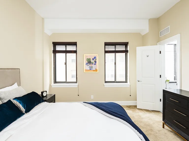 222 Rittenhouse — Photo 15