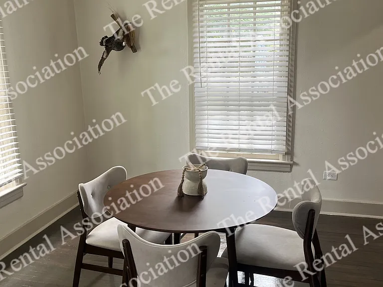 1003 Emerson St — Photo 9
