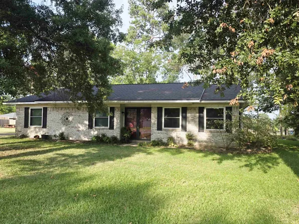 120 Lee St, Waskom, TX 75692
