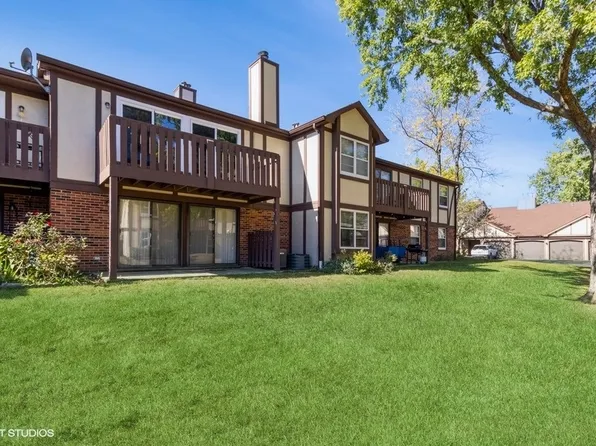 2860 Northampton Dr APT B2, Rolling Meadows, IL 60008