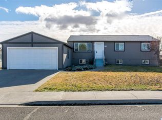 4212 Meadow View Dr, Pasco, WA 99301