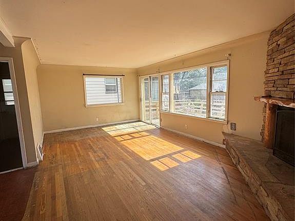 5th image of 1410 N Union Blvd